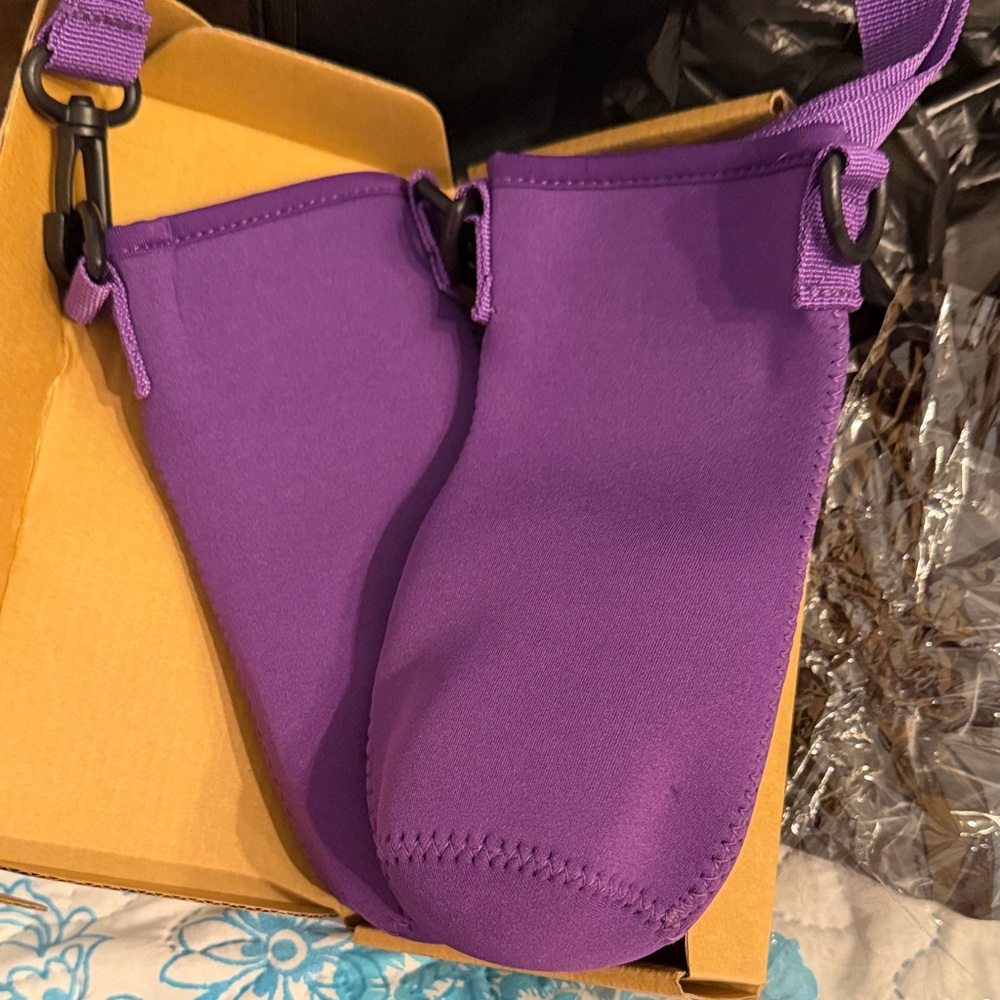 🆓🆓🆓FREE W PURCHASE 🆓🆓🆓Purple Neoprene Bottle Holder (2)
